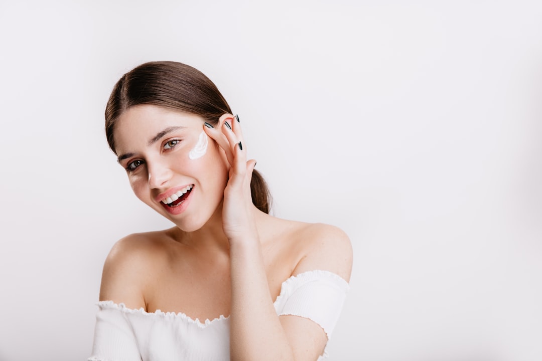 Niacinamide vs Vitamin C: Which and When to Use