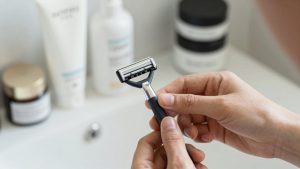 Best Safety Razor for Sensitive Skin: Mild Picks for Beginners