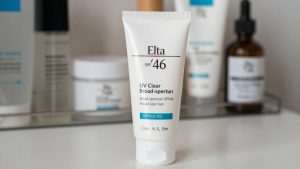 EltaMD UV Clear Broad-Spectrum SPF46 Review: Does It Actually Work?