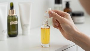 Facial Oil vs Sleeping Mask: Which Is Right for Your Home (2026)