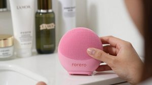 Foreo Bear vs NuFACE Mini: Which Microcurrent Device Is Worth It?