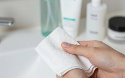 Washcloth vs Silicone Cleansing Brush: Which Is Right for Your Home (2026)